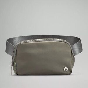 NWT Lululemon Everywhere Belt Bag 1L Grey Sage